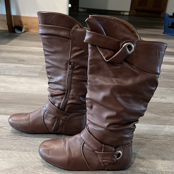 Very Volatile Shoes - Very Volatile faux leather boots, EUC